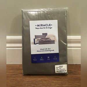 Miracle King sized pillow cases - set of 2